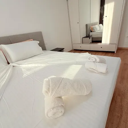 Solix Skyline Apartman *
